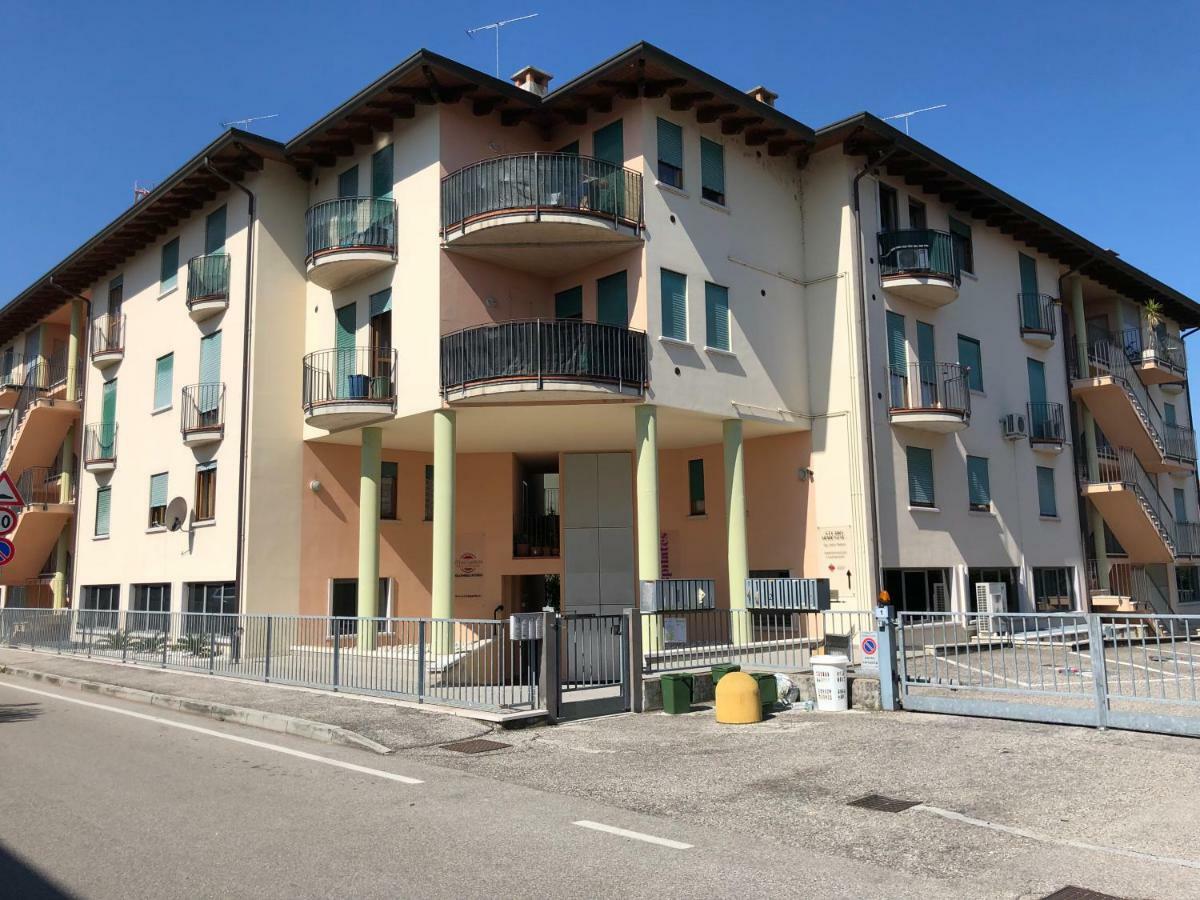 Appartamento Peschiera - Zona Ospedale Pederzoli Peschiera del Garda Exterior photo